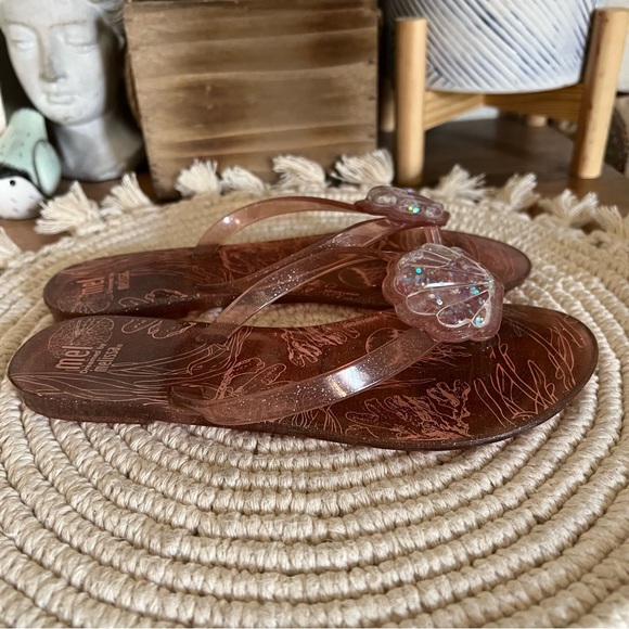 MELISSA Harmonic Flip Flop
Sandals Scalloped Shell Scented Size 3 - Picture 3 of 12